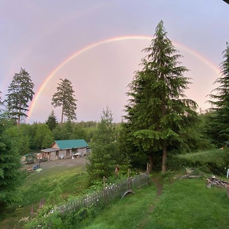 Maple Heart Ranch Hotel Shawnigan Lake Exterior photo