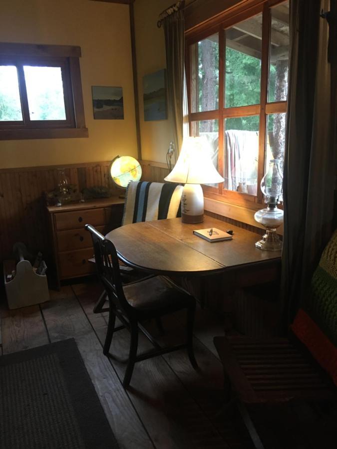 Maple Heart Ranch Hotel Shawnigan Lake Exterior photo