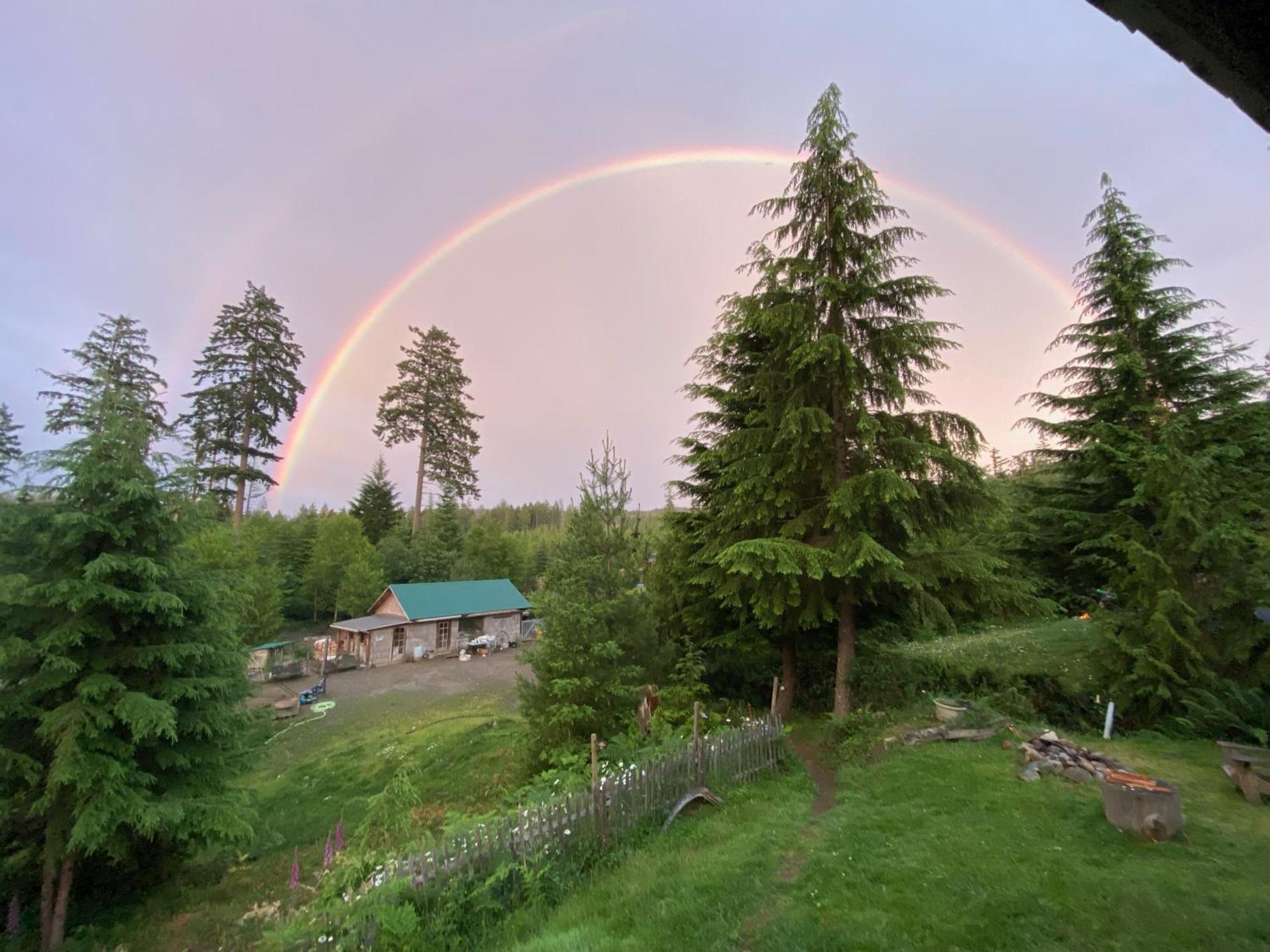 Maple Heart Ranch Hotel Shawnigan Lake Exterior photo